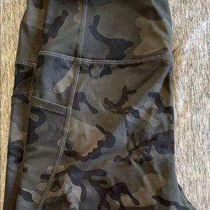 Zyia camo biker shorts